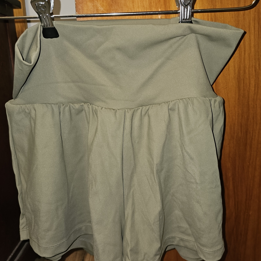 HALARA Olive Shorts